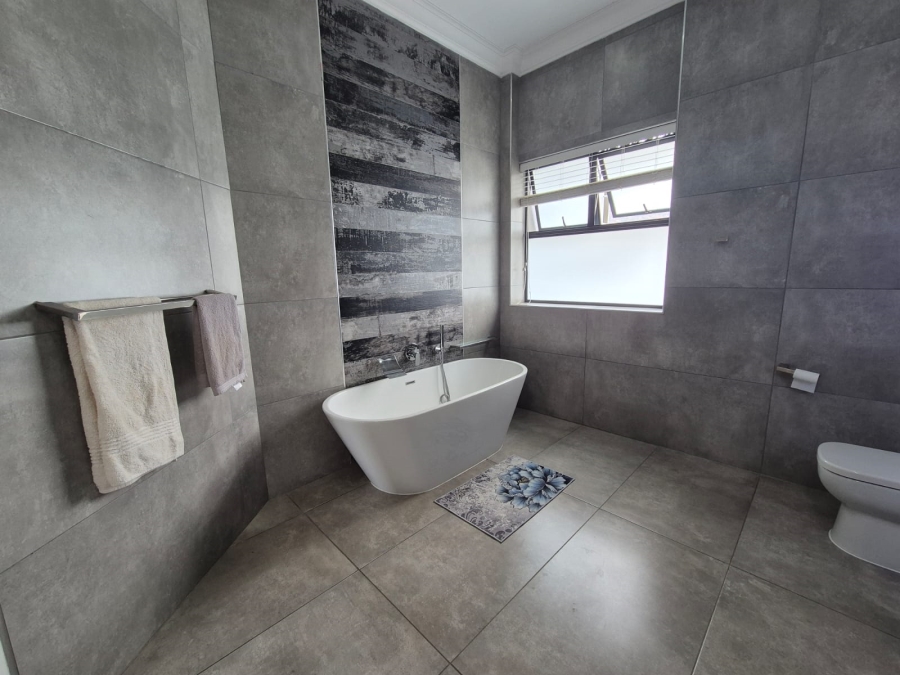 7 Bedroom Property for Sale in Wigwam North West